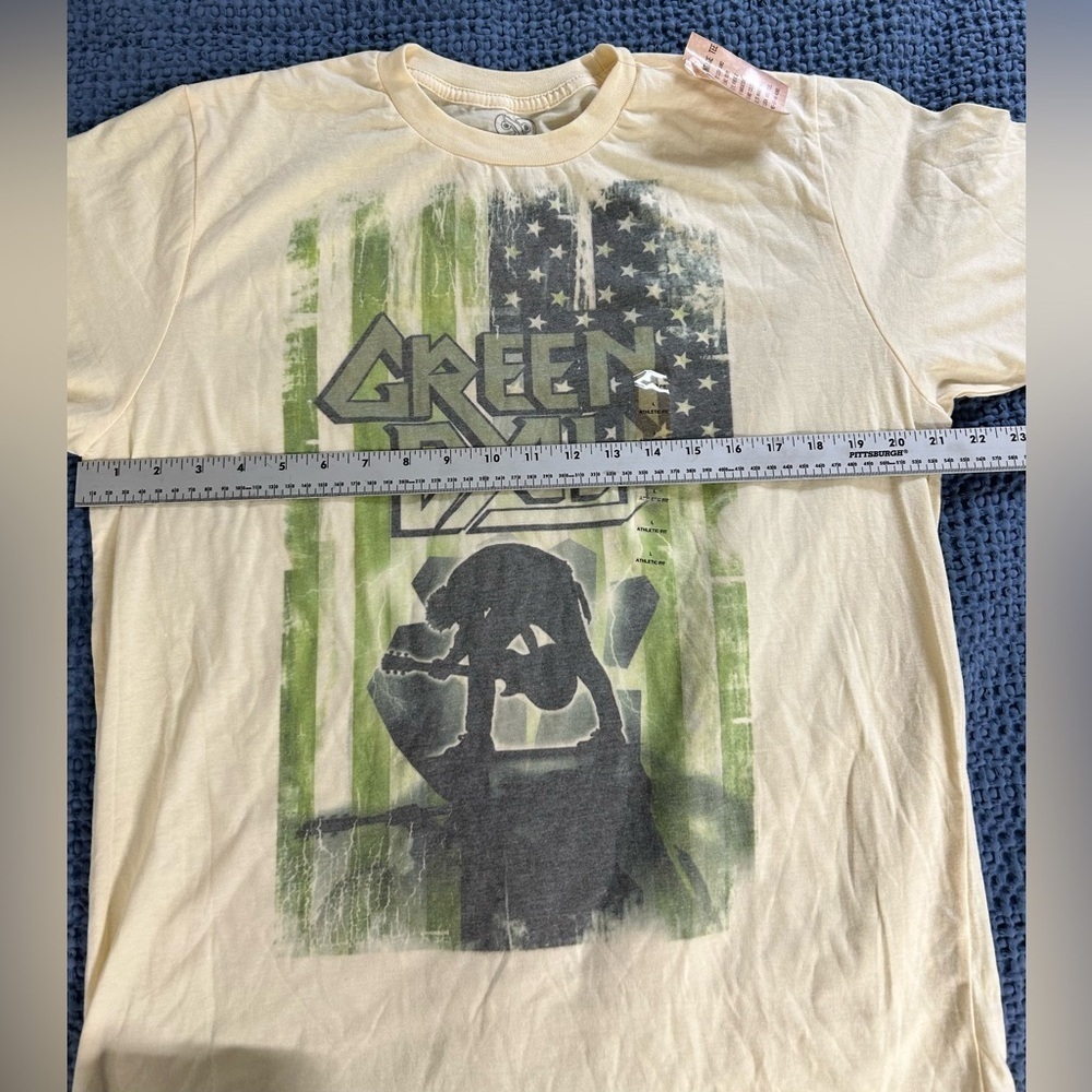 Green Day Cinder Block Guitar Solo American Flag T Size Large NWT - Picture 10 of 11